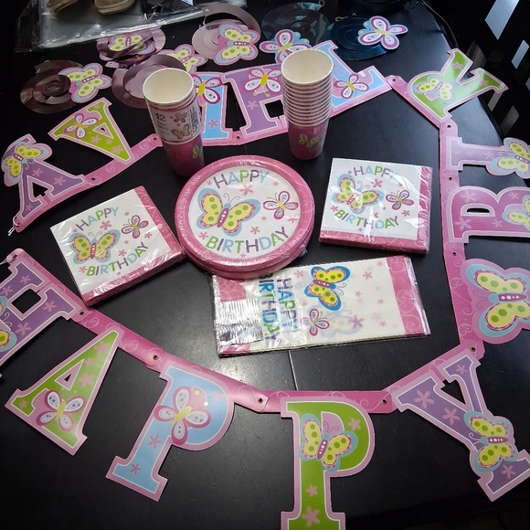Birthday Supplies For A Little Girl Butterfly Theme - Picture 1 of 8